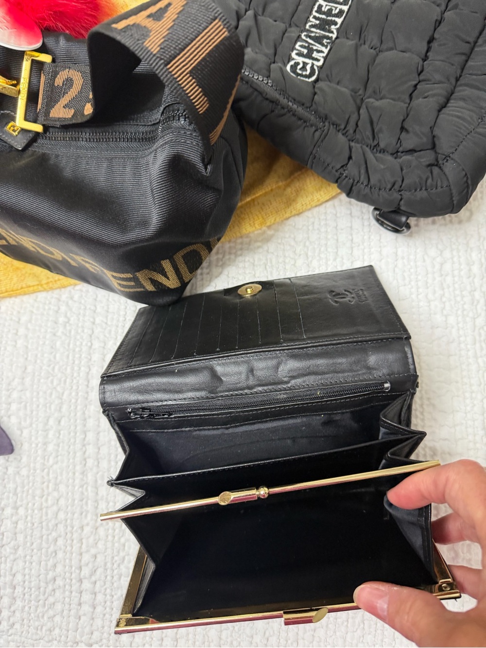 Fashion Black Quilted CC Leather Wallet - Picture 3 of 3